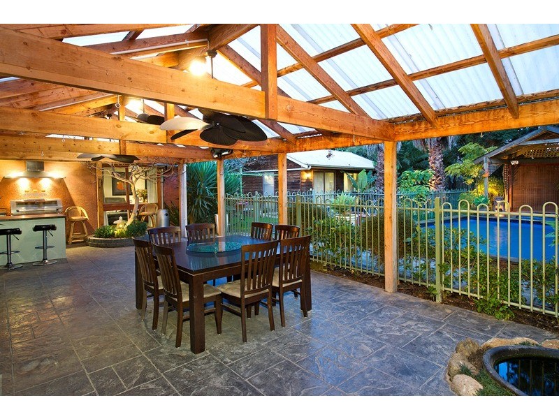 4 McCure Court, Ringwood East VIC 3135