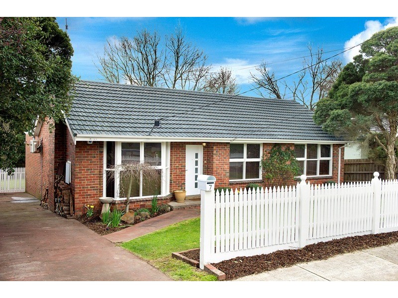 7 Paris Avenue, Croydon South VIC 3136