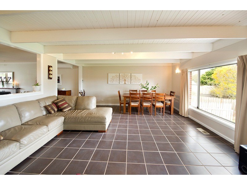 7 Paris Avenue, Croydon South VIC 3136