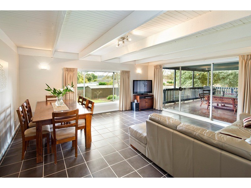 7 Paris Avenue, Croydon South VIC 3136