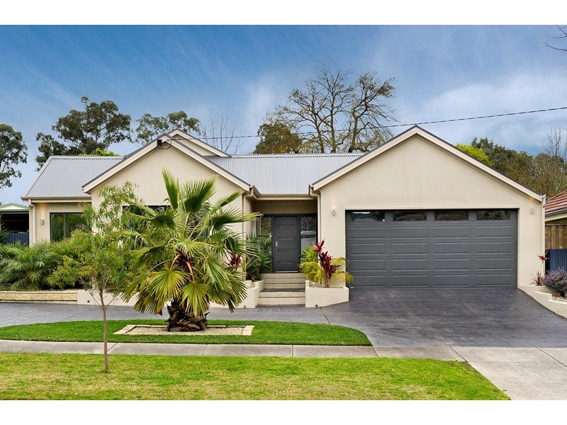 18 Bartlett Avenue, Croydon VIC 3136