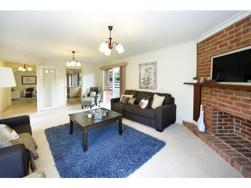 2/4 Isabel Avenue, Ringwood East VIC 3135