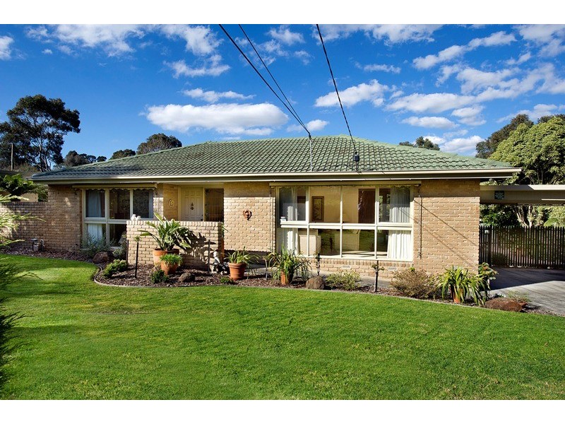 49 Andrew Crescent, Croydon South VIC 3136