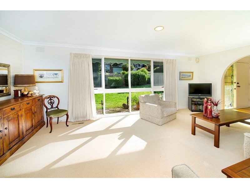 49 Andrew Crescent, Croydon South VIC 3136