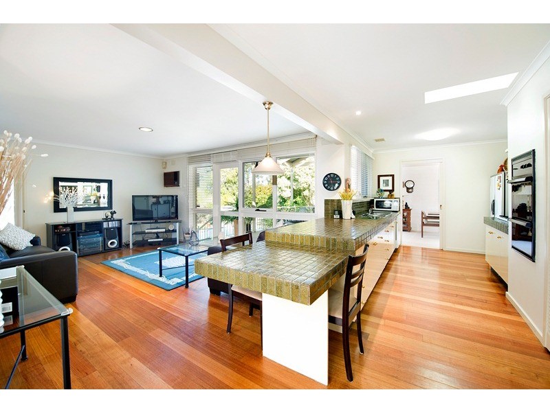 49 Andrew Crescent, Croydon South VIC 3136