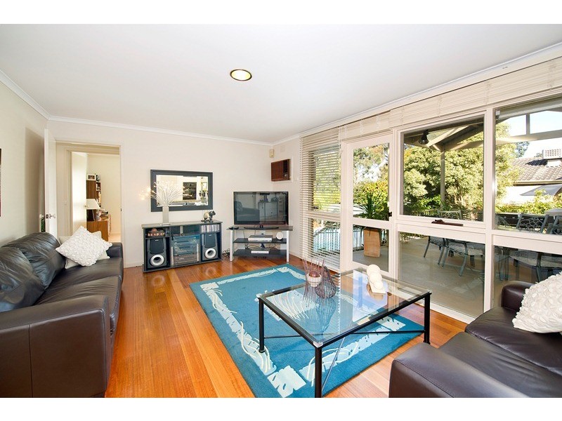 49 Andrew Crescent, Croydon South VIC 3136