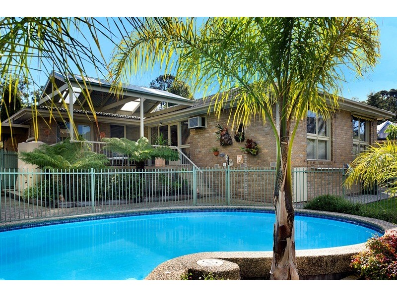 49 Andrew Crescent, Croydon South VIC 3136