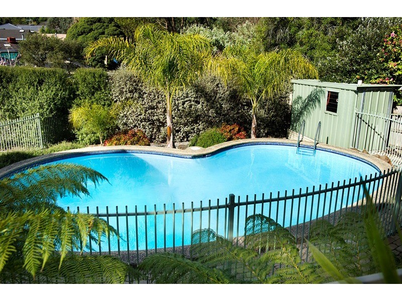 49 Andrew Crescent, Croydon South VIC 3136