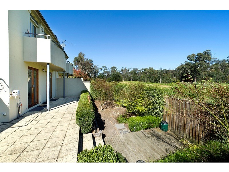 2/80 Diane Crescent, Croydon VIC 3136