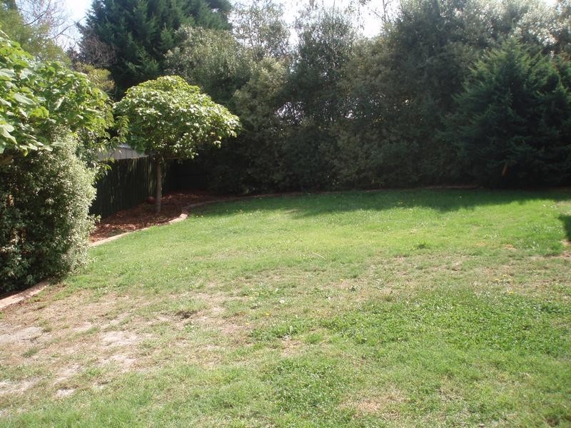 12 Garnet Close, Narre Warren North VIC 3804