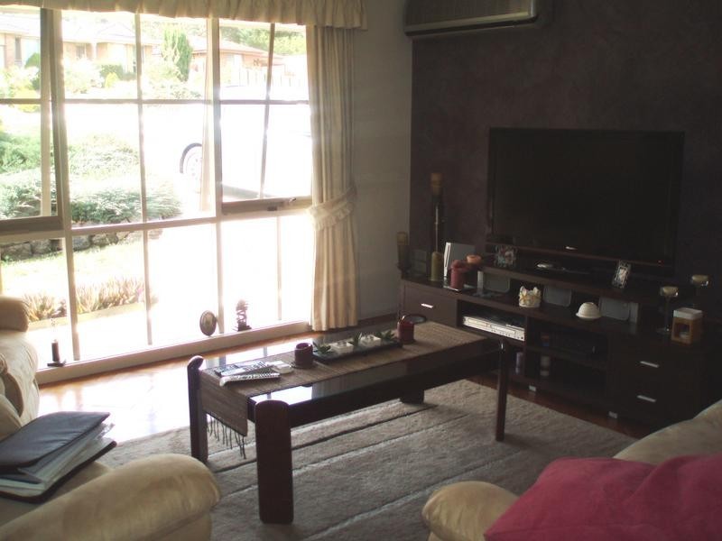 12 Garnet Close, Narre Warren North VIC 3804