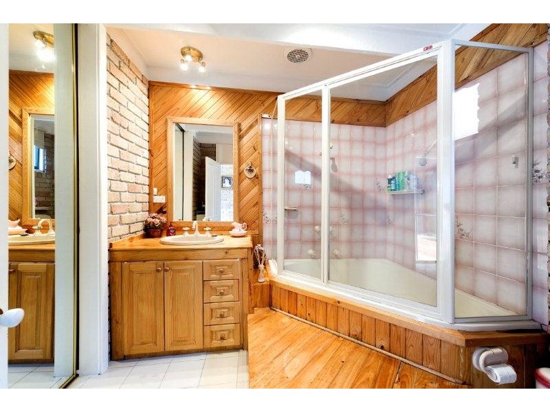 1 Manuela Terrace, Ringwood North VIC 3134