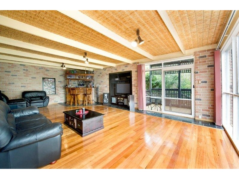 1 Manuela Terrace, Ringwood North VIC 3134