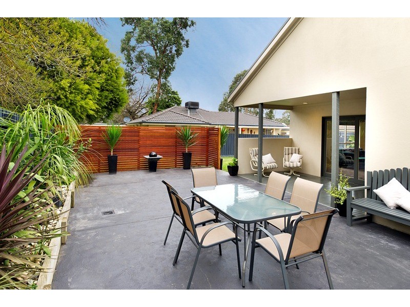 18 Bartlett Avenue, Croydon VIC 3136