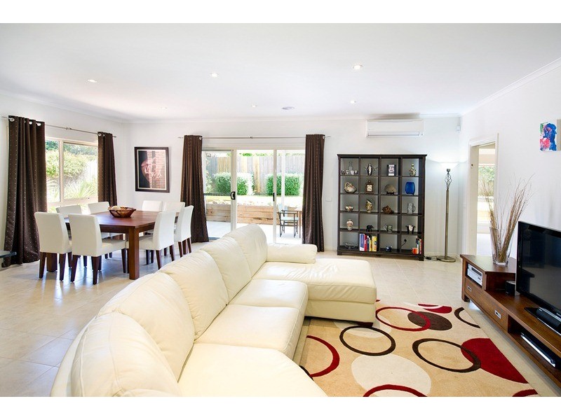 11/49 Democrat Drive, The Basin VIC 3154