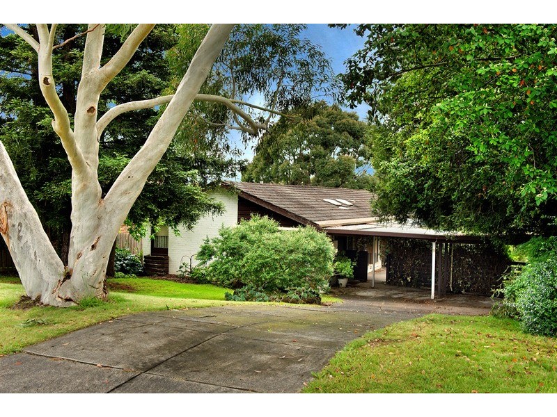 42 Kingswood Drive, Chirnside Park VIC 3116