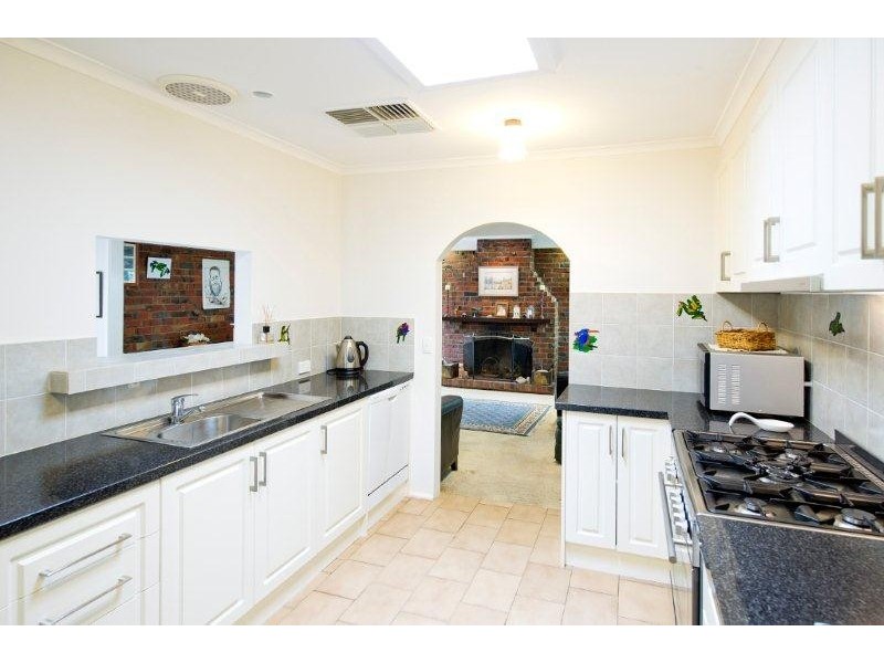 40 Burlock Avenue, Ringwood North VIC 3134