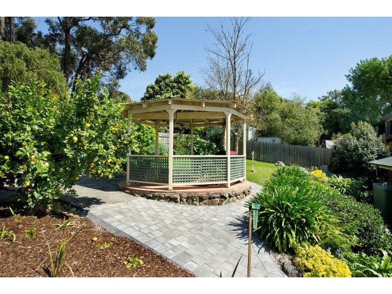 40 Burlock Avenue, Ringwood North VIC 3134