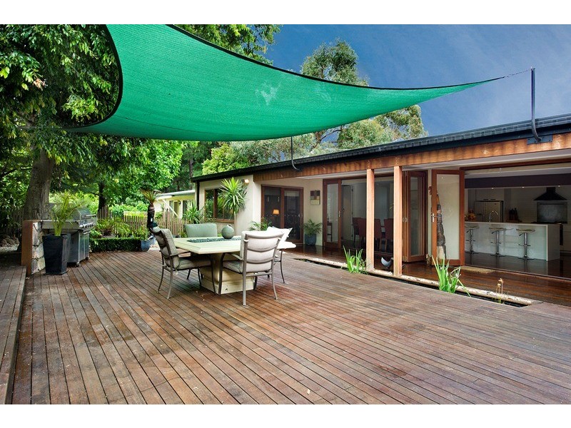 11 Unsworth Road, Ringwood North VIC 3134