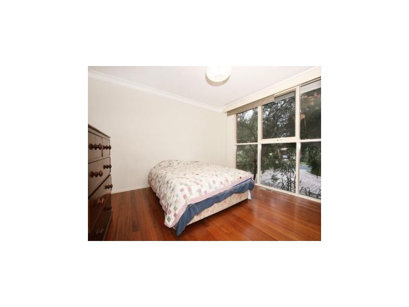 15 Pinewood Avenue, Ringwood East VIC 3135