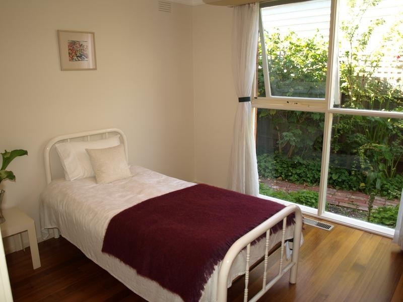 15 Pinewood Avenue, Ringwood East VIC 3135