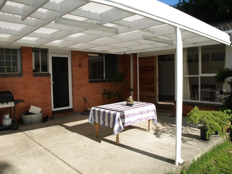 15 Pinewood Avenue, Ringwood East VIC 3135