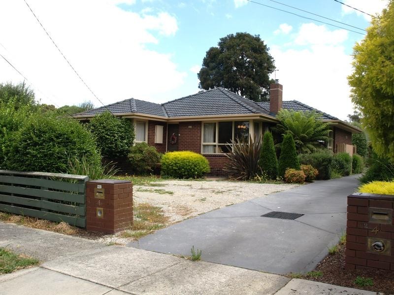 1/4 Melton Grove, Croydon VIC 3136
