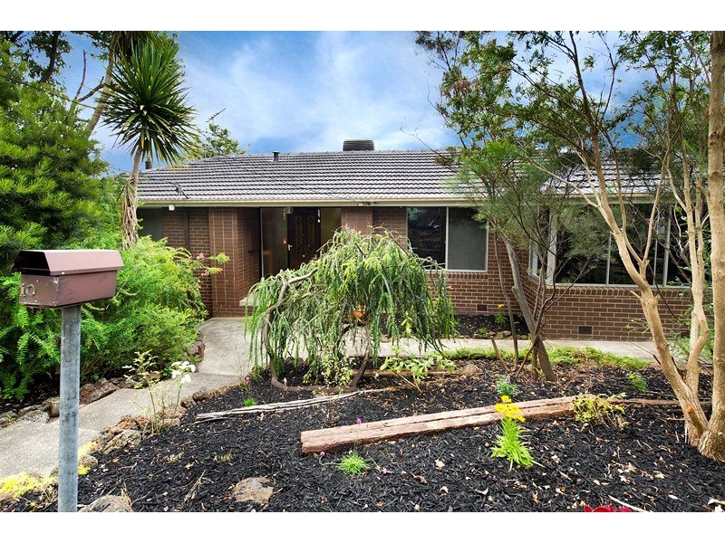 10 Lockhart Road, Ringwood North VIC 3134