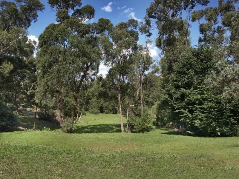 16a Braden Brae Drive, Warranwood VIC 3134