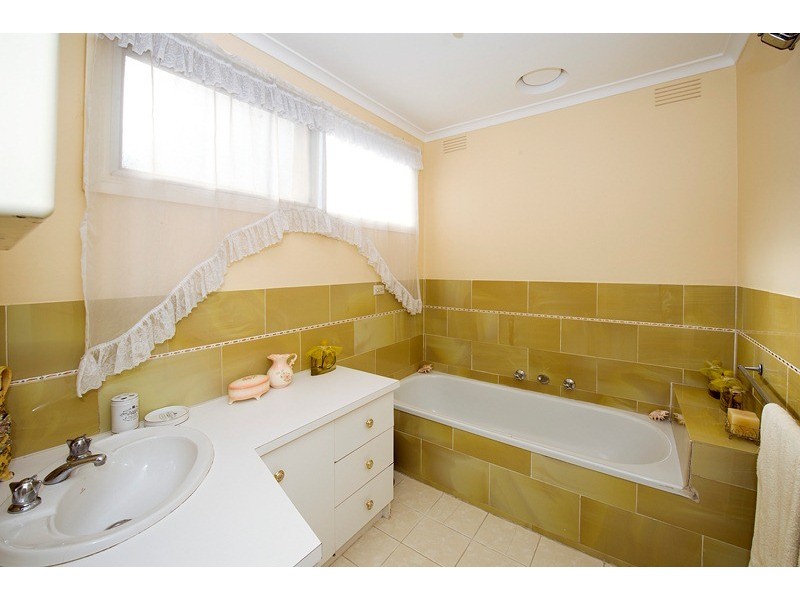 42 Oliver Street, Ringwood VIC 3134