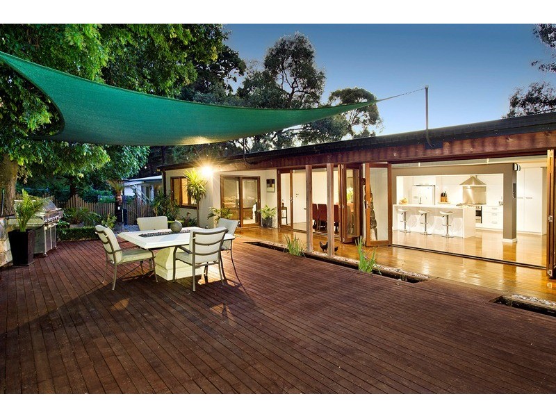 11 Unsworth Road, Ringwood North VIC 3134