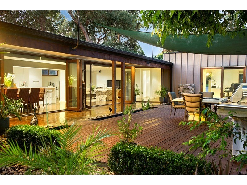 11 Unsworth Road, Ringwood North VIC 3134