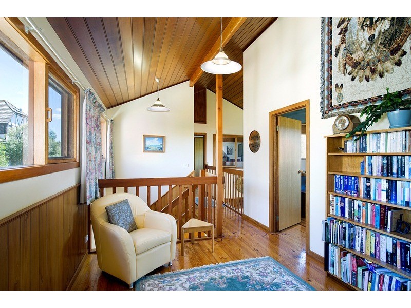 28 Knee Lane, Croydon North VIC 3136