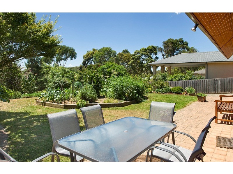 28 Knee Lane, Croydon North VIC 3136