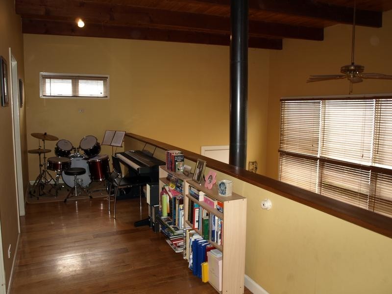 18 Ruthven Way, Ringwood East VIC 3135