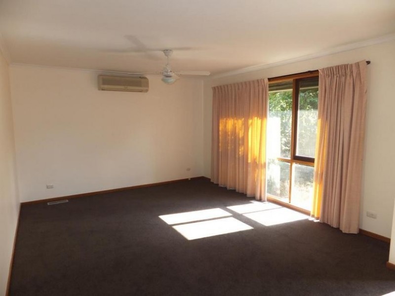 2/25 Wenwood Street, Ringwood East VIC 3135