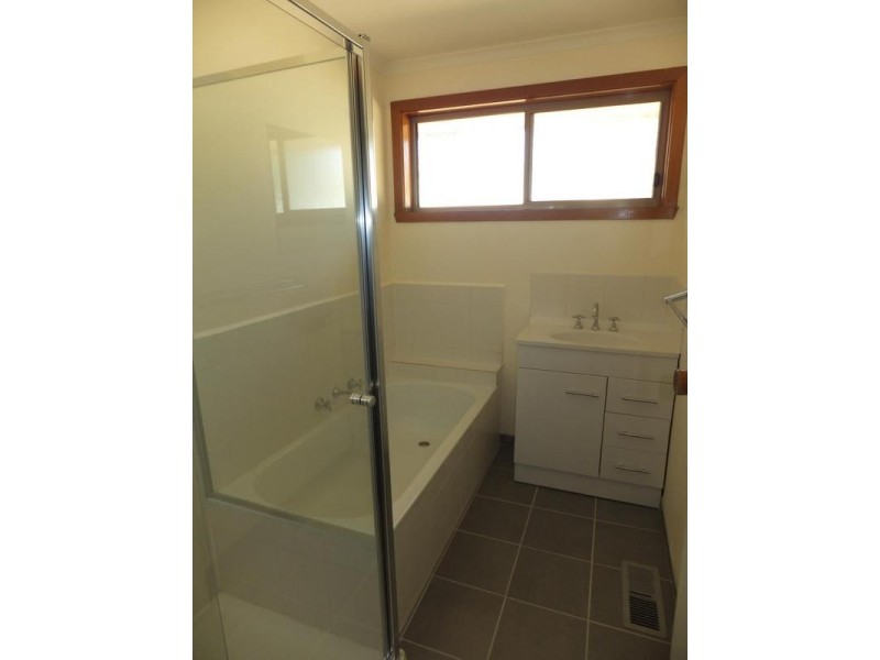 2/25 Wenwood Street, Ringwood East VIC 3135