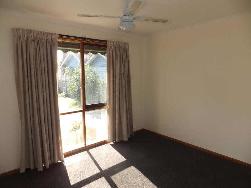 2/25 Wenwood Street, Ringwood East VIC 3135