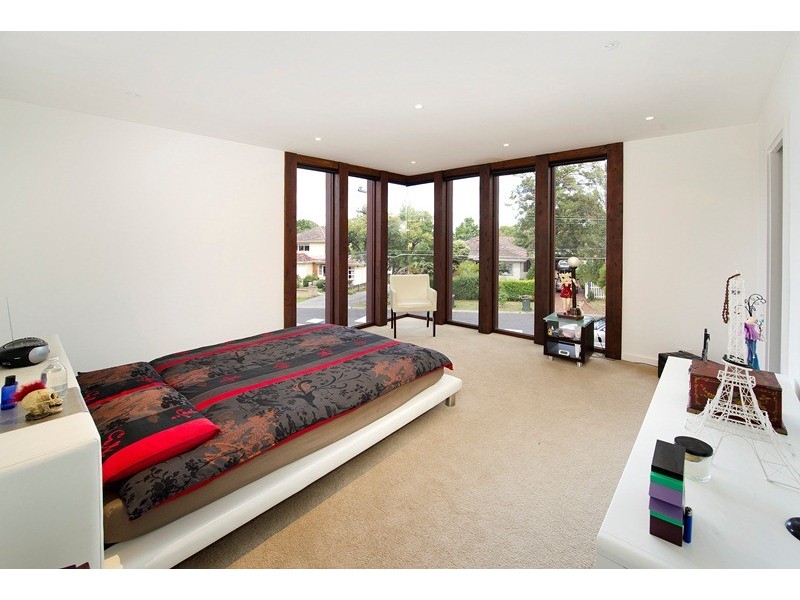 1 Strathallyn Road, Ringwood VIC 3134