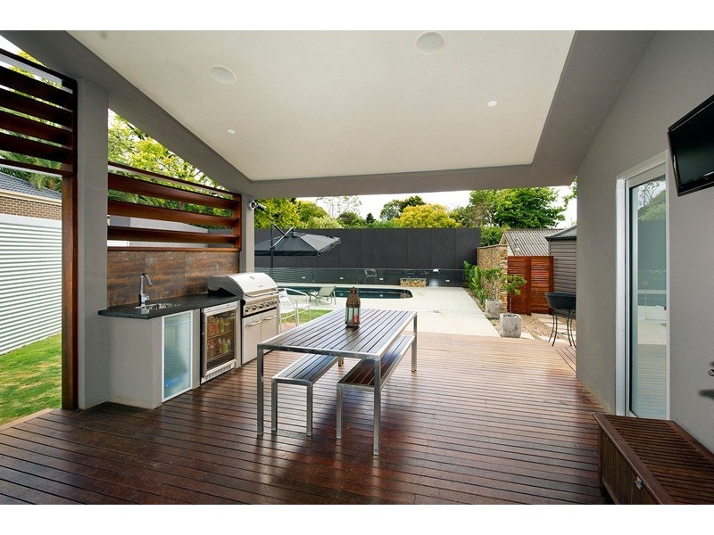 1 Strathallyn Road, Ringwood VIC 3134