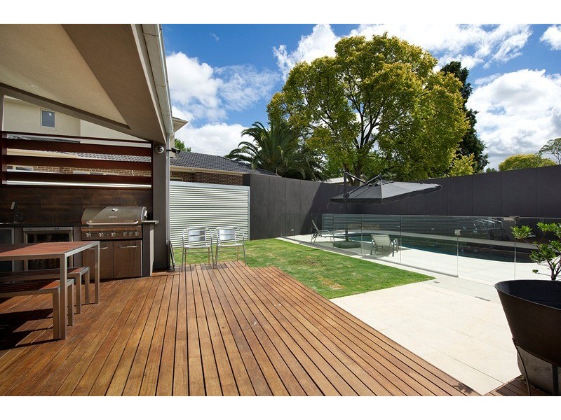 1 Strathallyn Road, Ringwood VIC 3134