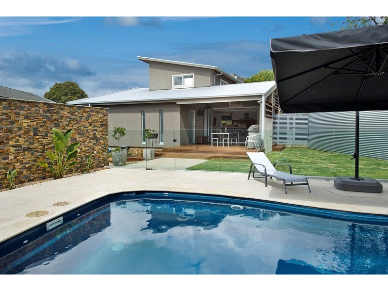 1 Strathallyn Road, Ringwood VIC 3134