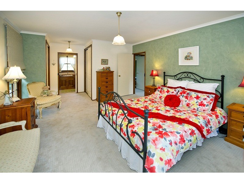 1 Cielterre Avenue, Ringwood North VIC 3134