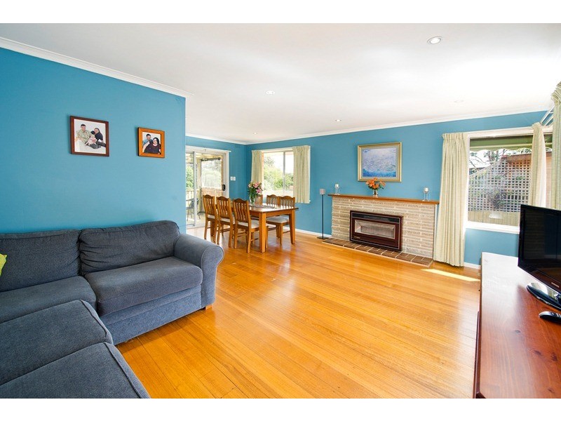 19 Woodville Road, Mooroolbark VIC 3138