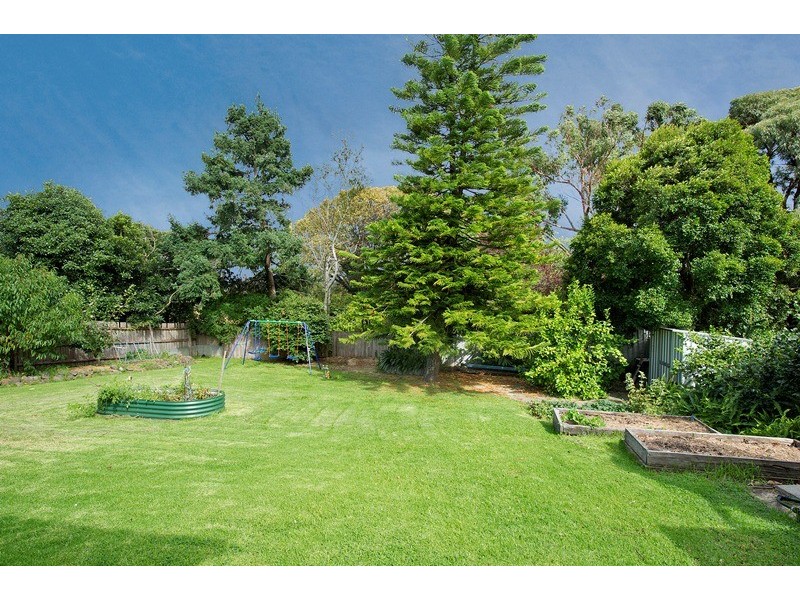 19 Woodville Road, Mooroolbark VIC 3138