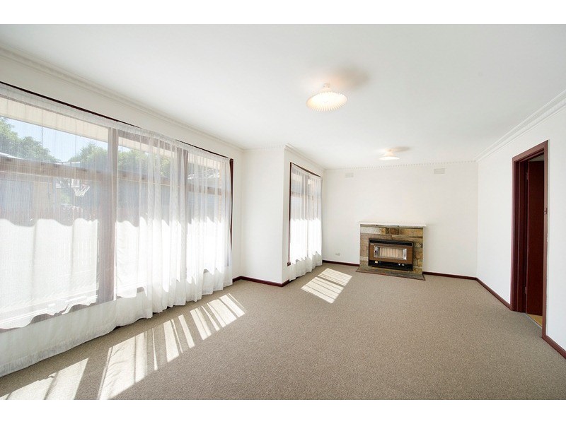 2/11 Charles Street, Ringwood East VIC 3135