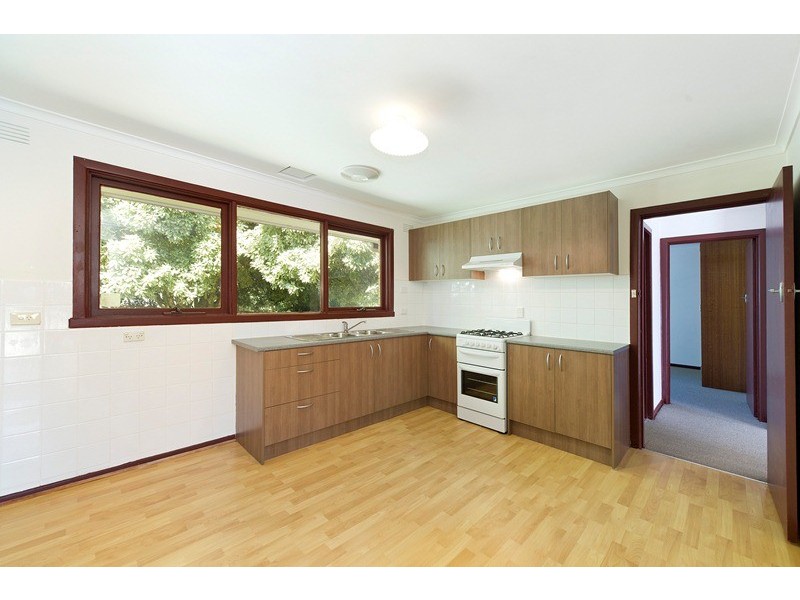 2/11 Charles Street, Ringwood East VIC 3135