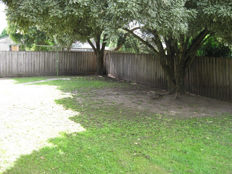 2/11 Charles Street, Ringwood East VIC 3135