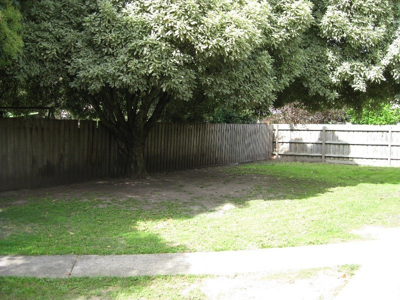 2/11 Charles Street, Ringwood East VIC 3135