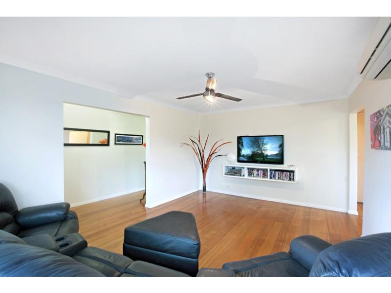 9 Oaktree Road, Croydon North VIC 3136